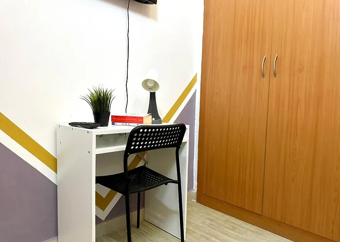 Double Window Partition Room In Tecom Near Metro