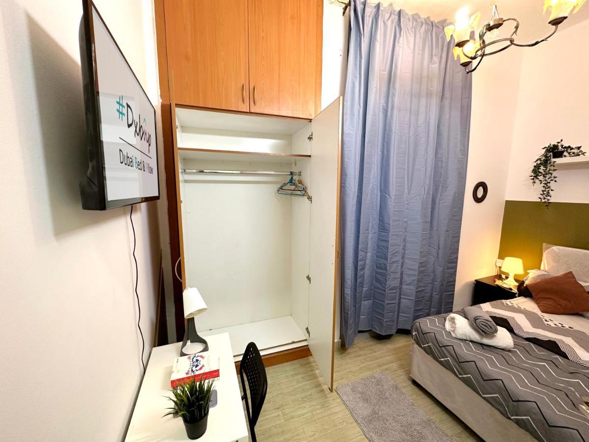 Double Window Partition In Tecom Near Metro *