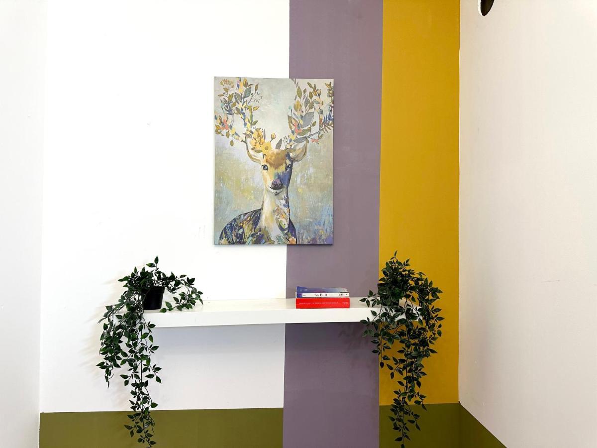 Double Window Partition In Tecom Near Metro *