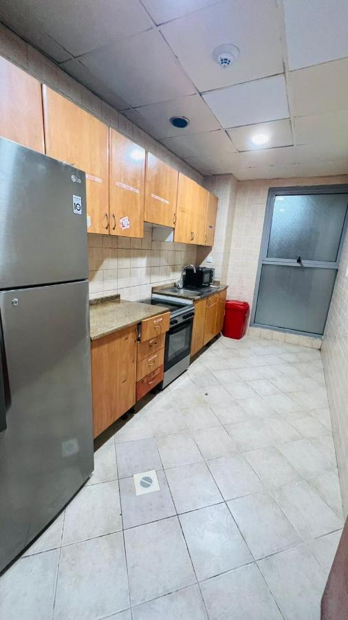 Double Window Partition In Tecom Near Metro Homestay *