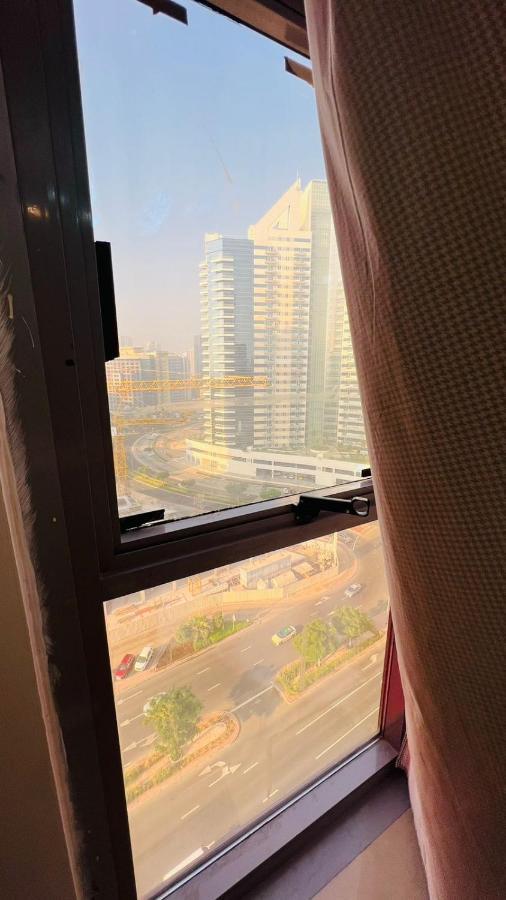 Double Window Partition In Tecom Near Metro Homestay *