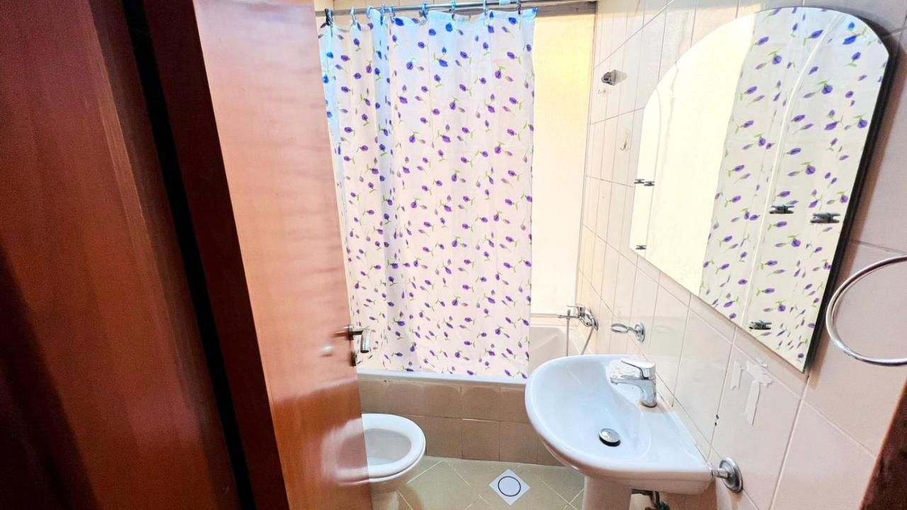 Homestay Double Window Partition In Tecom Near Metro *