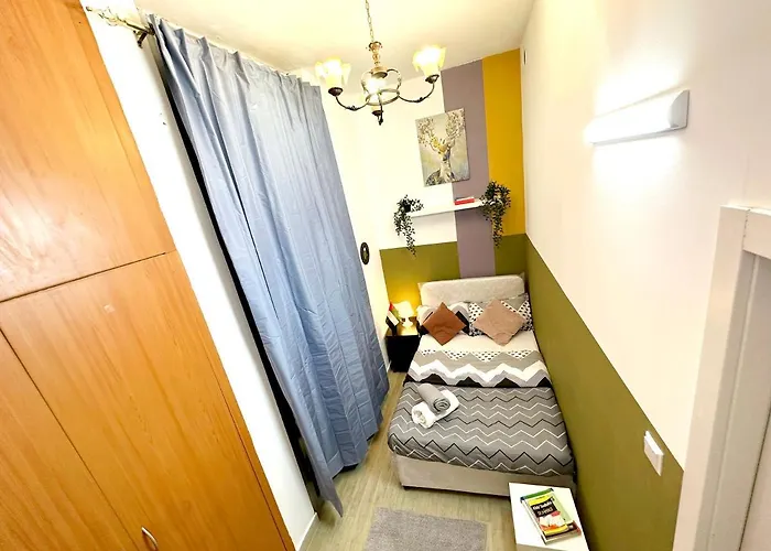 Double Window Partition Room In Tecom Near Metro